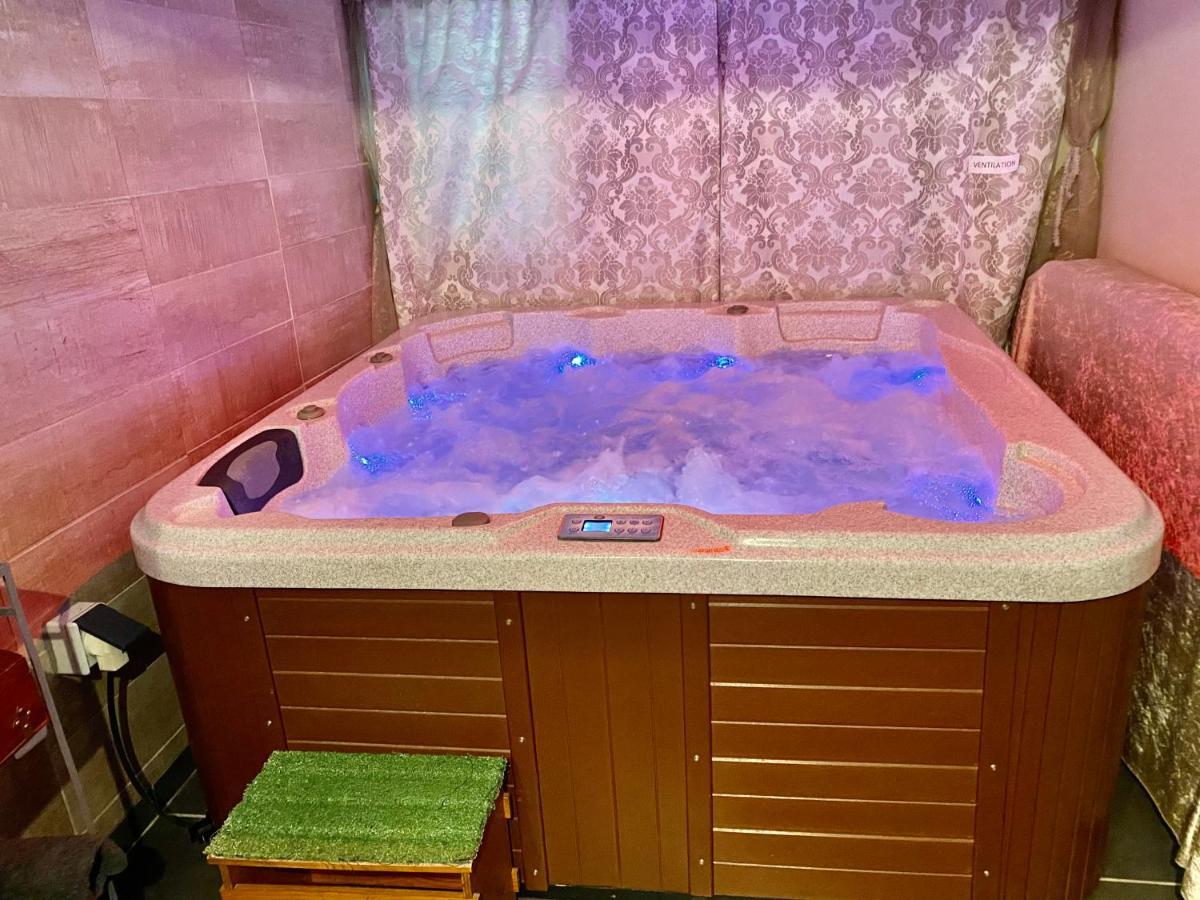 Suite Spa Acces Autonome Beaucaire  Bagian luar foto
