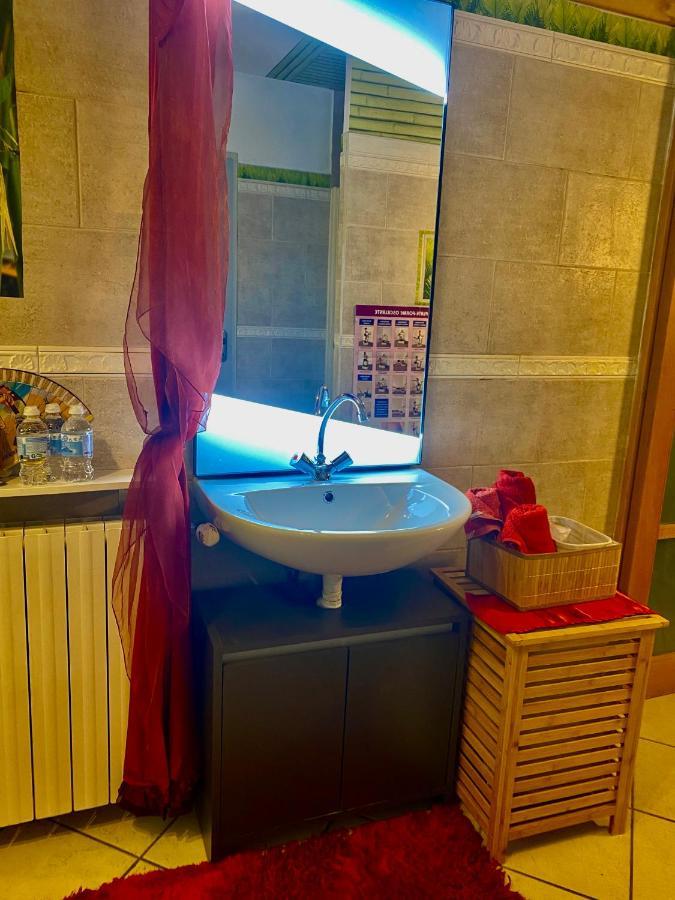 Suite Spa Acces Autonome Beaucaire  Bagian luar foto