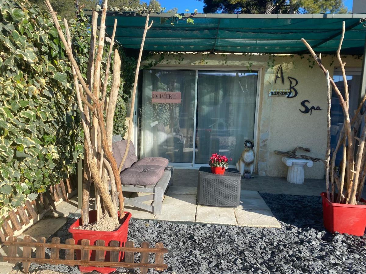 Suite Spa Acces Autonome Beaucaire  Bagian luar foto