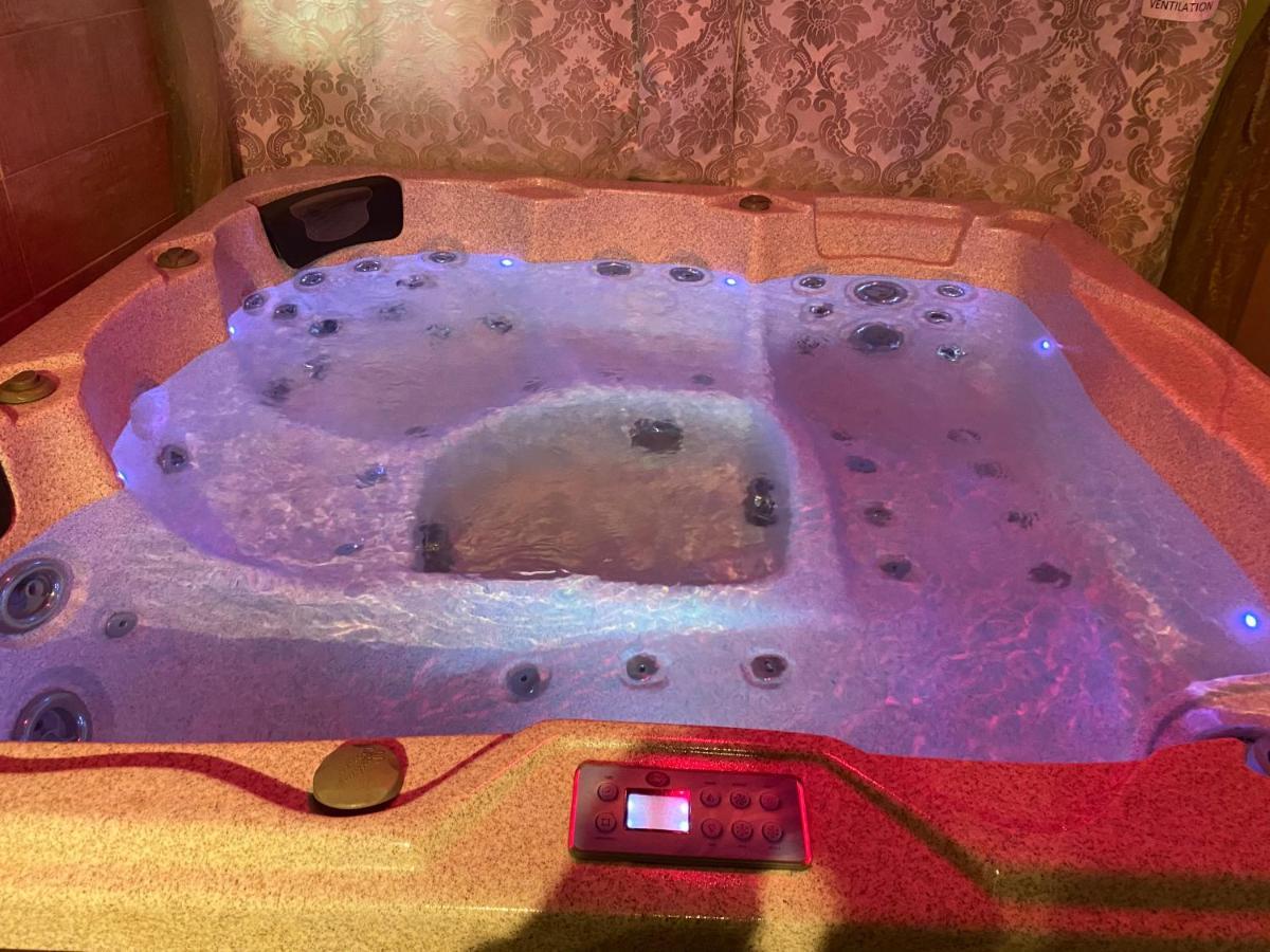 Suite Spa Acces Autonome Beaucaire  Bagian luar foto